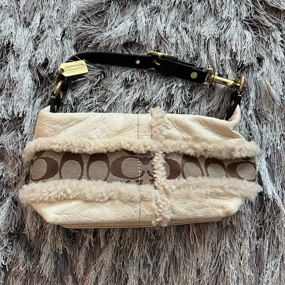 Rare Authentic Vintage Coach White Leather And Sheep Skin Monogram Mini Bag - Picture 2 of 4